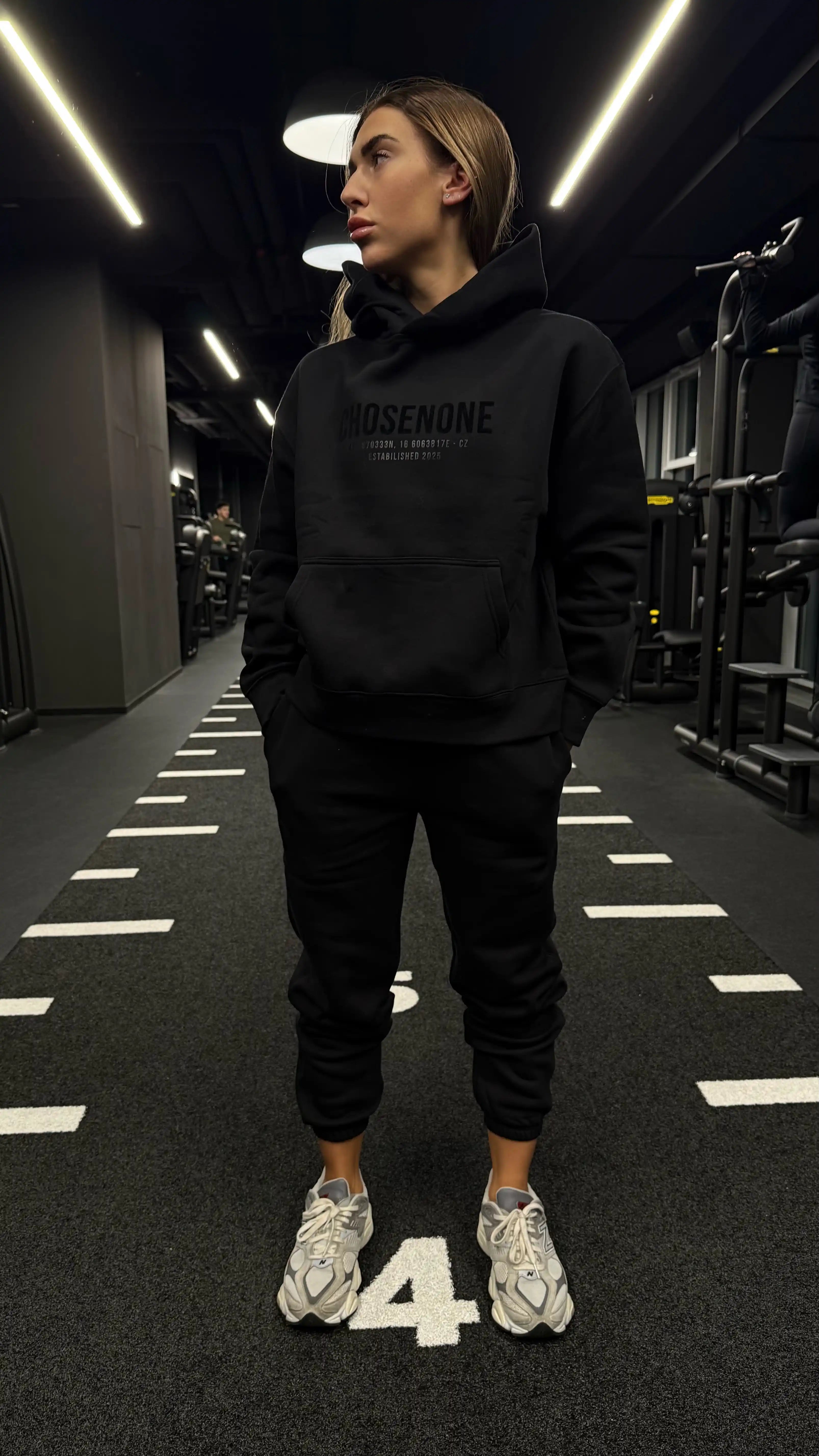 COZY Hoodie Black/Black suede (W)