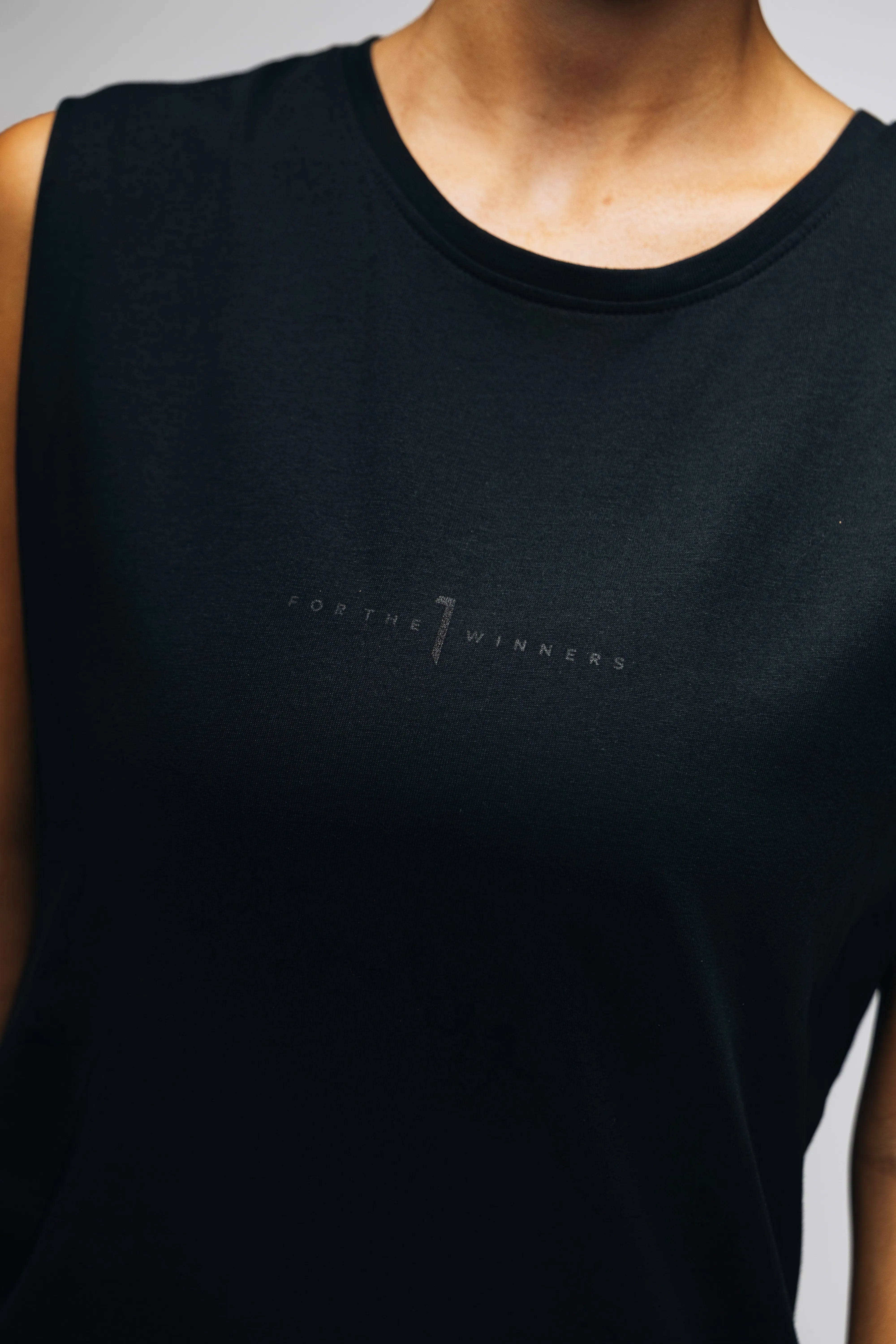 ESSENTIALS Tank Top Black (W)