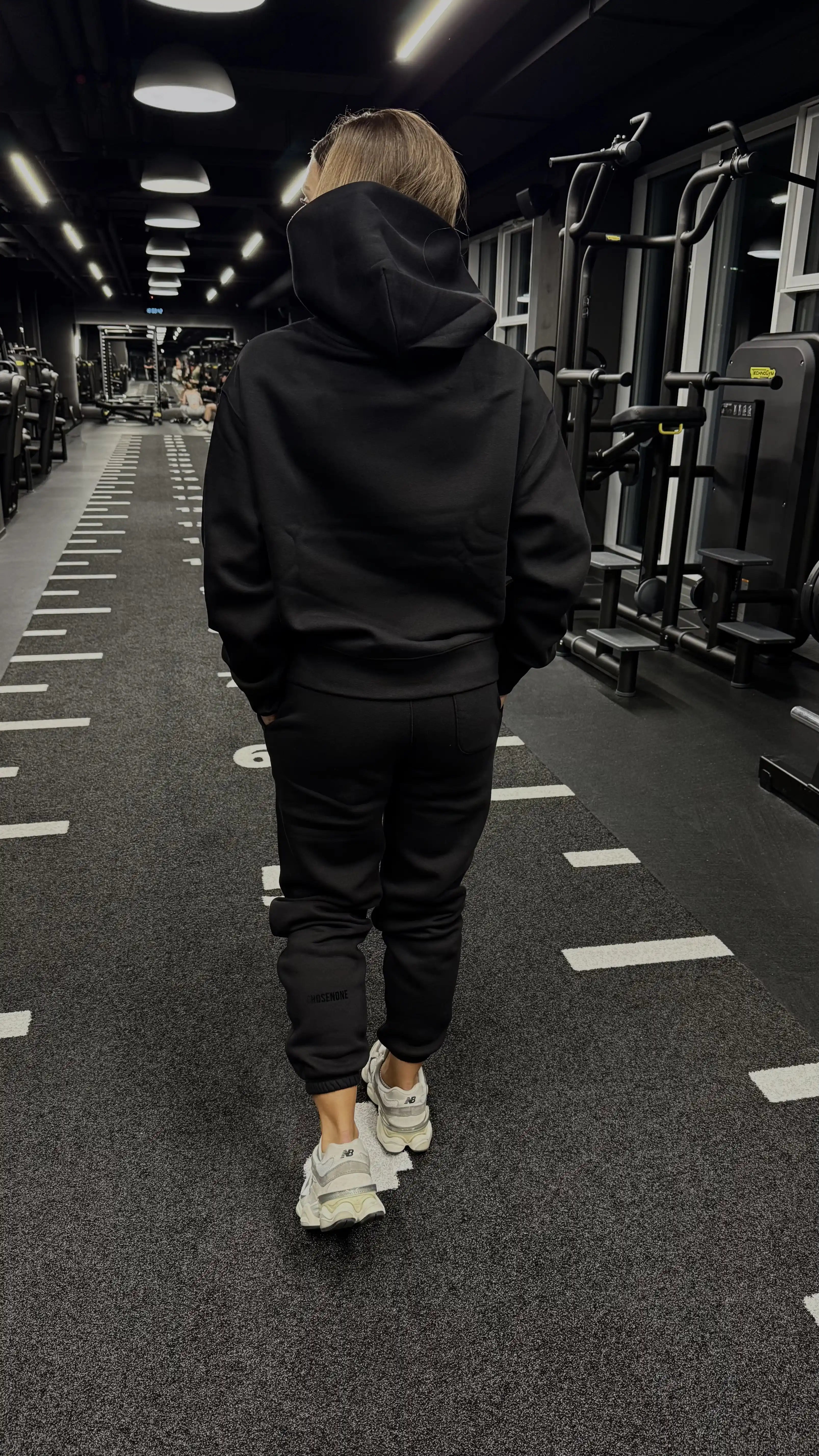 COZY Hoodie Black/Black suede (W)