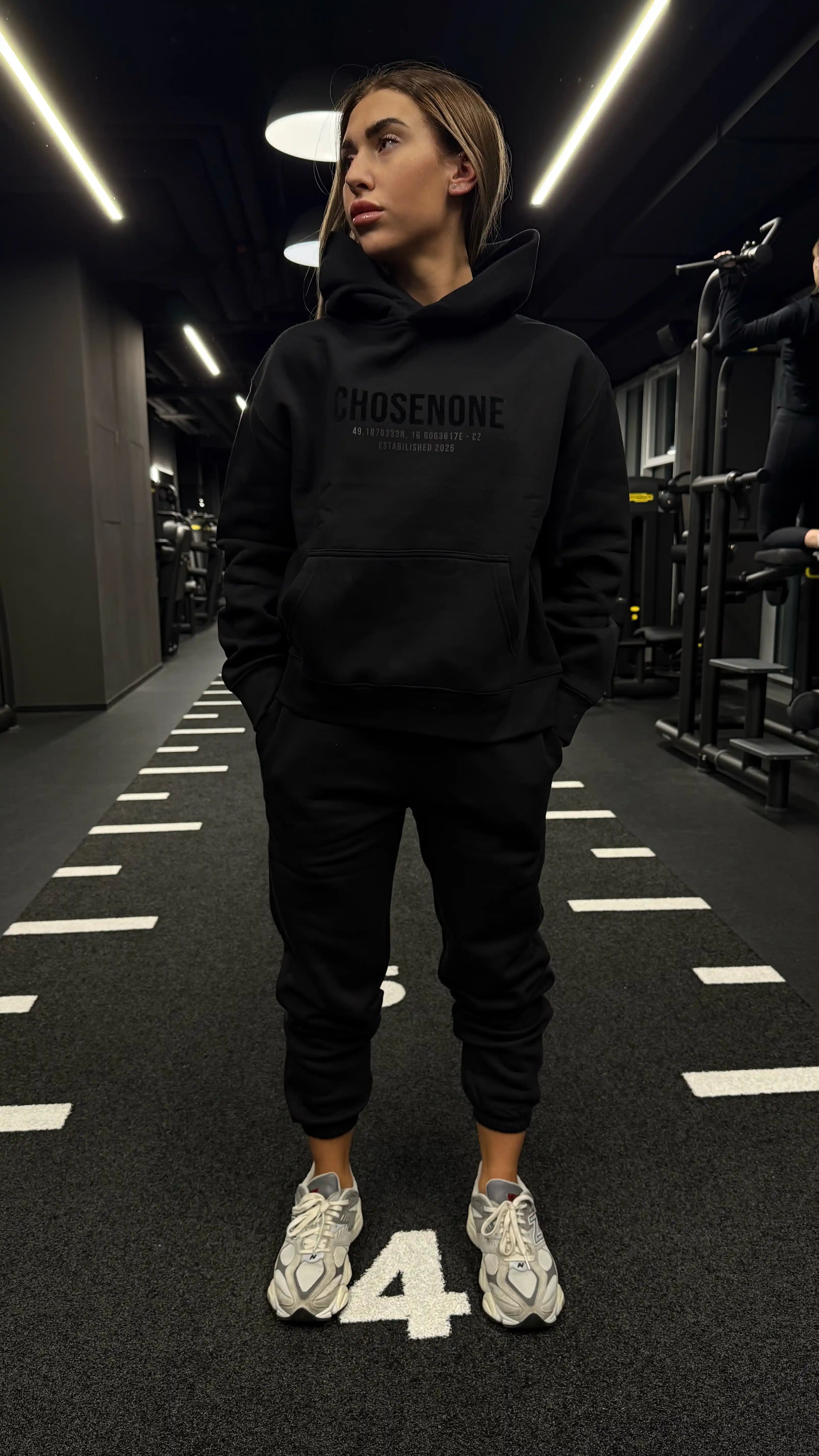 COZY Hoodie Black/Black suede (W)