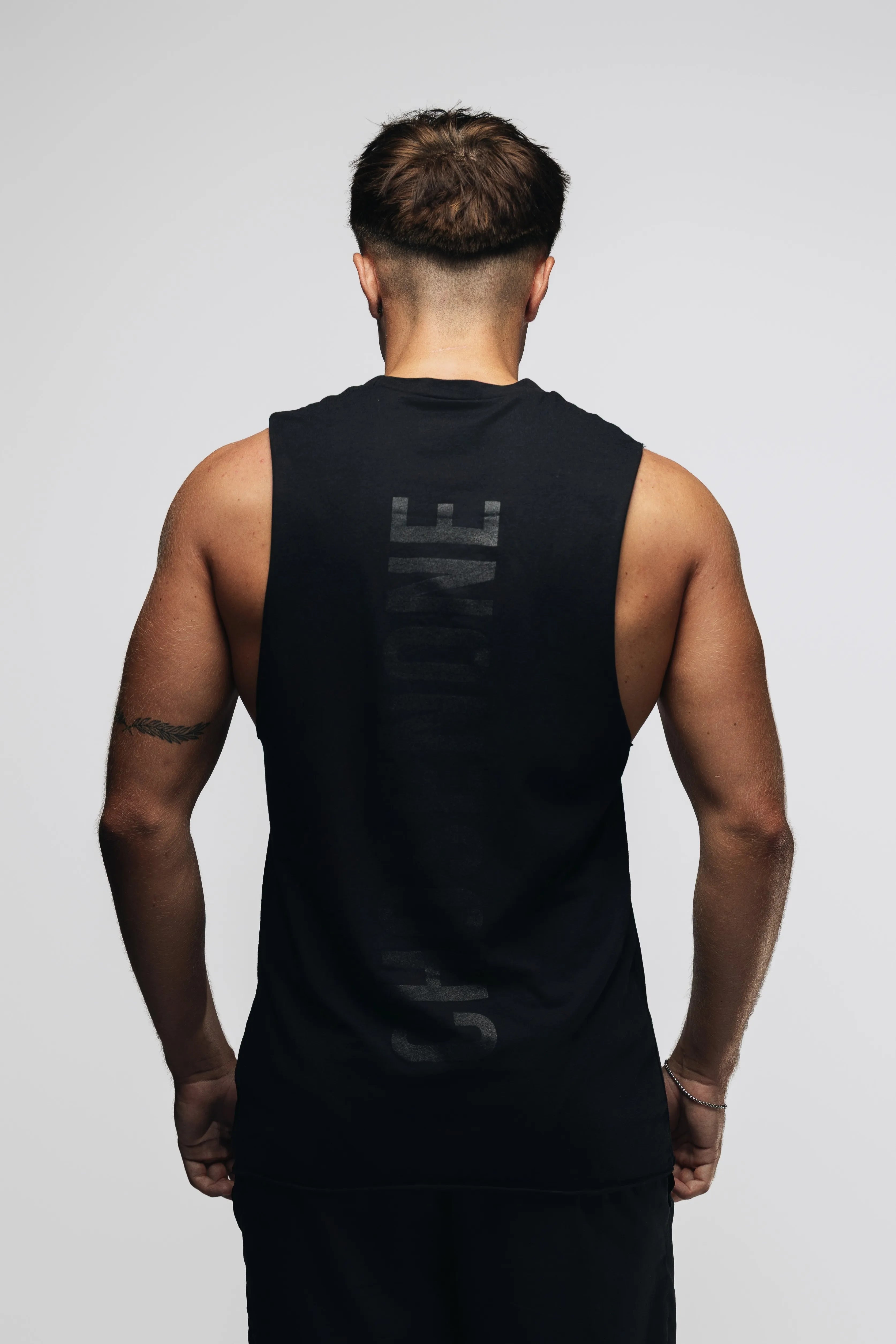 ESSENTIALS Tank Top Black (M)